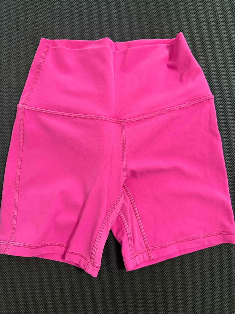 Lululemon Athletica Sonic Pink High-Rise Align Shorts 6" Inseam sz 4